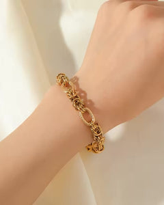 Calliope Vintage Knot Bracelet | Stainless Steel Gold Plated