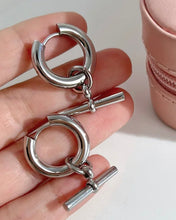 Load image into Gallery viewer, T Hoops Silver
