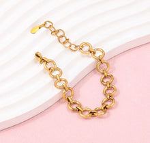 Load image into Gallery viewer, Claudia Circle Link Gold Bracelet | Gold Plated Stainless Steel
