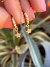 Load image into Gallery viewer, Gold Earrings Huggies 
